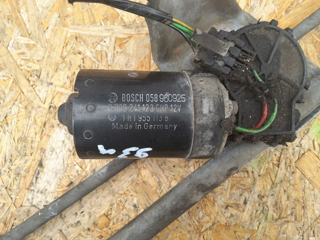 Front wiper linkage and motor 0390241123