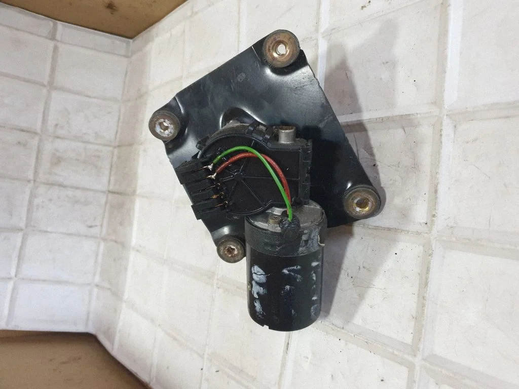 Wiper motor – Volvo S40, V40 (1995-2004)