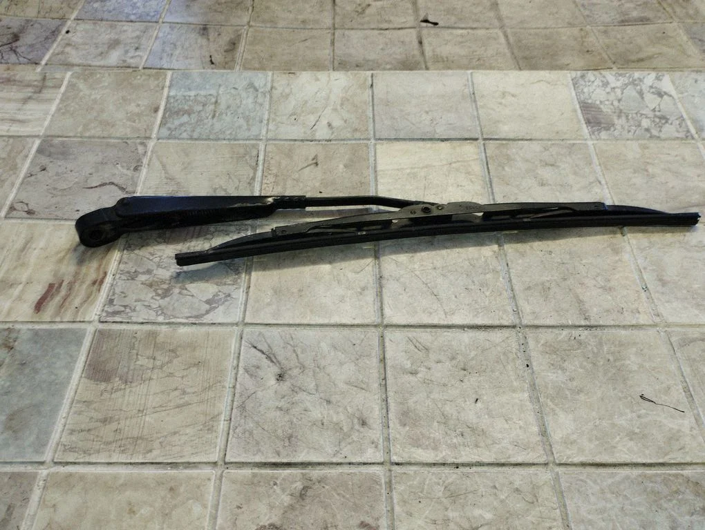 Pióro wycieraczki tylnej 6S43A17406AA
