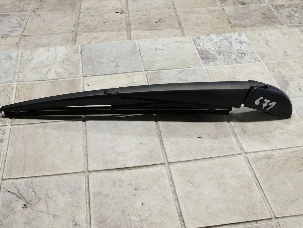 Rear wiper blade – Toyota RAV 4 (XA30) (2006-2016)