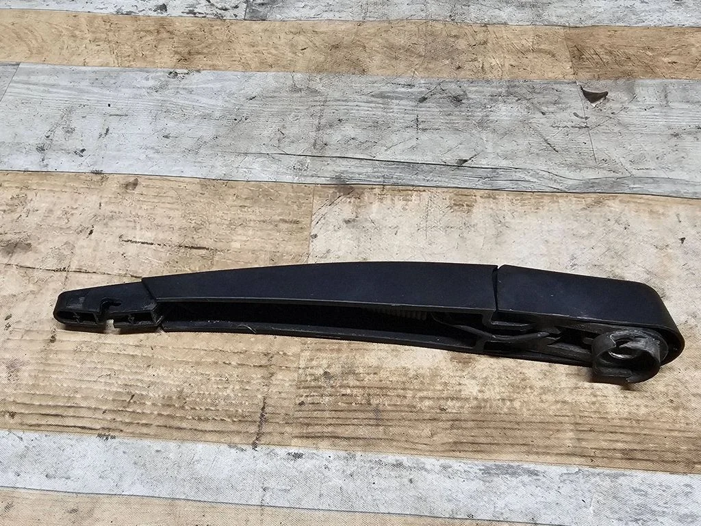Rear wiper blade arm W000000919
