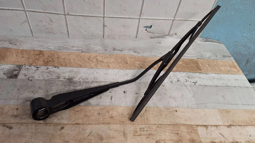 Rear wiper blade arm BK2117C419BA
