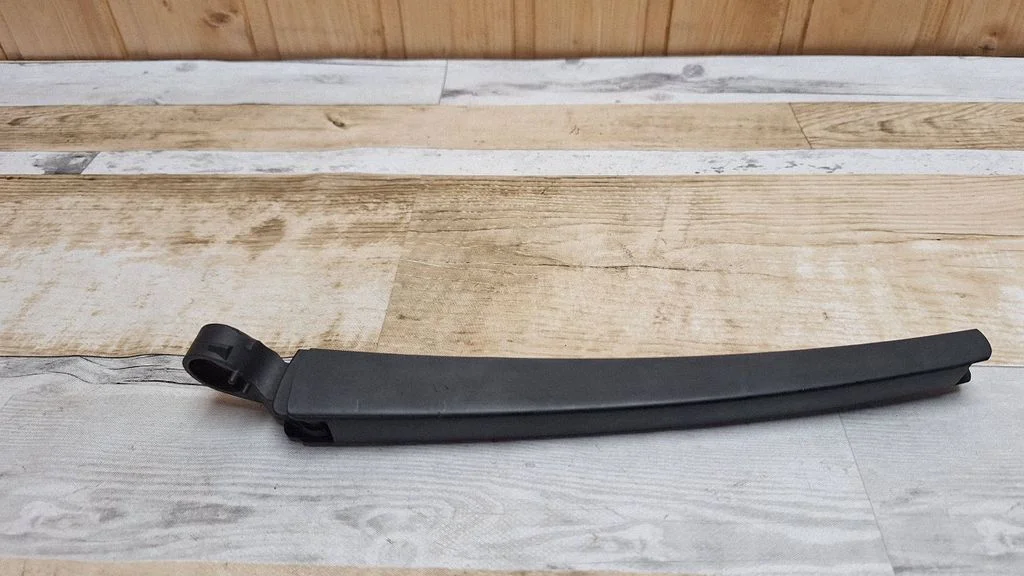 Rear wiper blade arm – Skoda Octavia Mk2 (1Z) (2004-2013)
