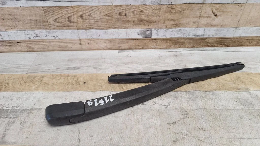 Rear wiper blade arm – Toyota Corolla Verso AR10 (2004-2009)