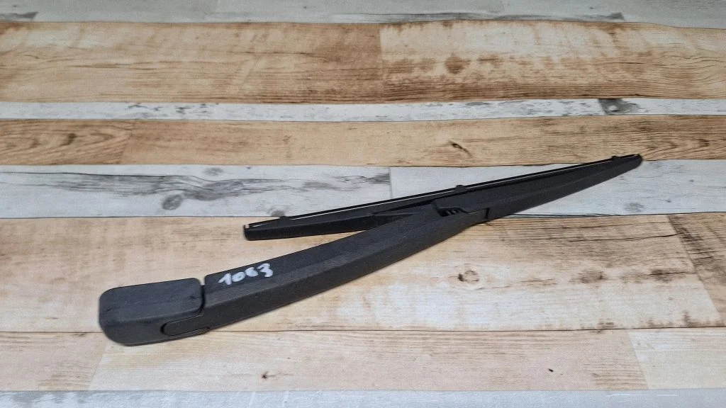 Rear wiper blade arm – Mazda 5 (2005-2010)
