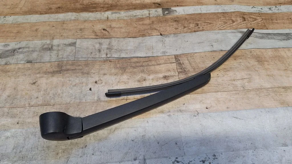 Rear wiper blade arm 8R0955407