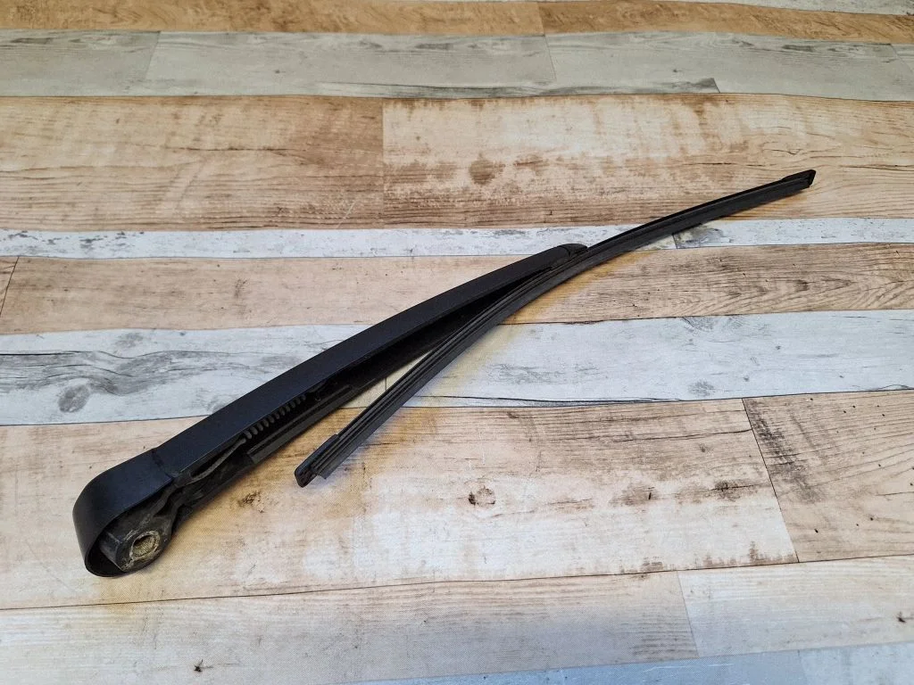 Rear wiper blade arm – Skoda Octavia Mk2 (1Z) (2004-2013)