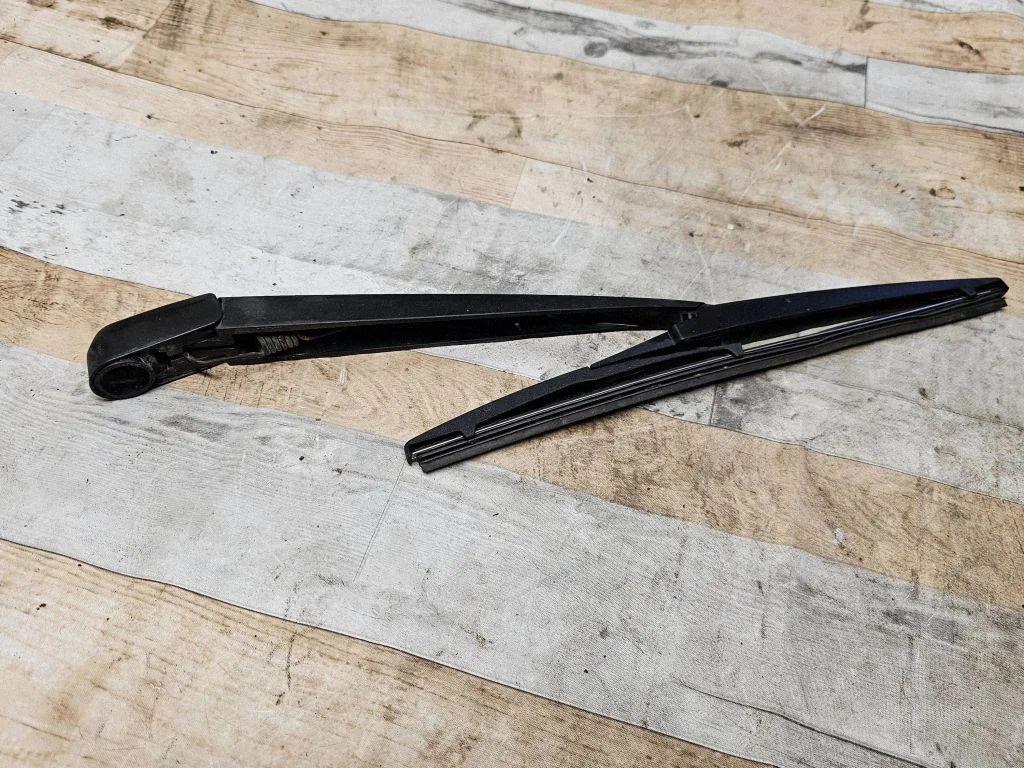 Rear wiper blade arm – Mazda 6 (2002-2008)