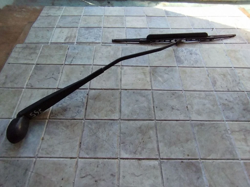 Aizmugurējā stikla tīrītāja svira 7700800377