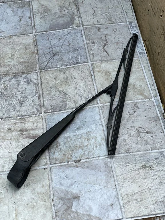 Rear wiper blade arm 2S6117406AB