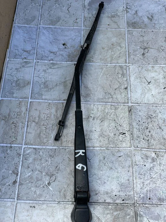 Rear wiper blade arm 09225630 – Opel Combo C (2001-2011)