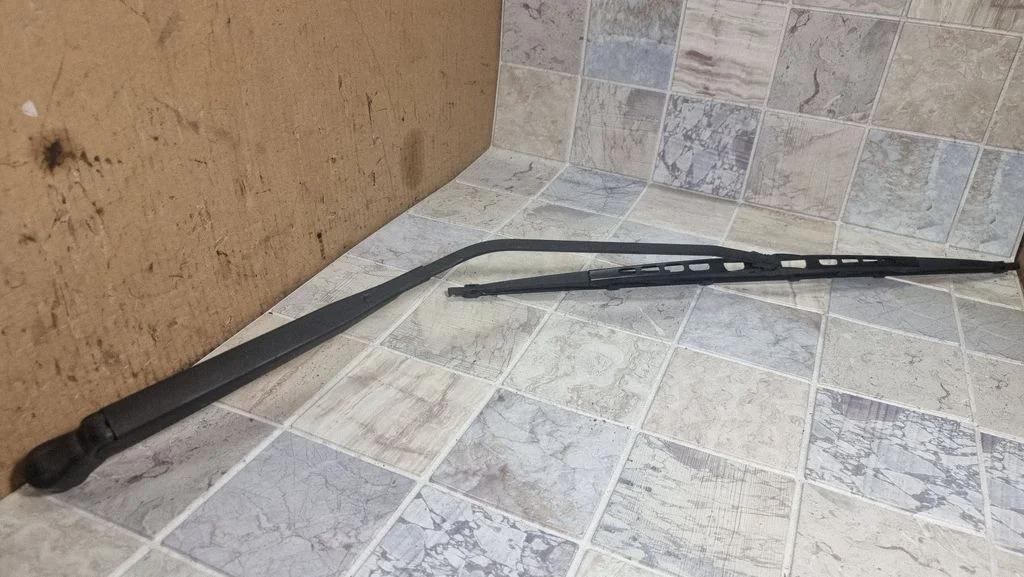 Rear wiper blade arm – Mazda 6 (2002-2008)