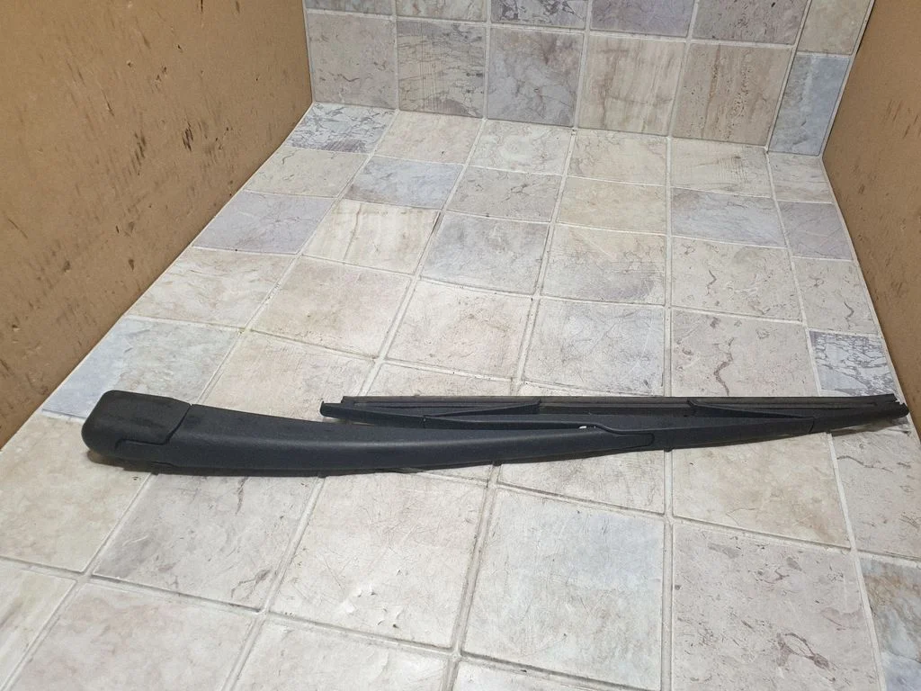 Rear wiper blade arm – Ford Galaxy (2006-2015)