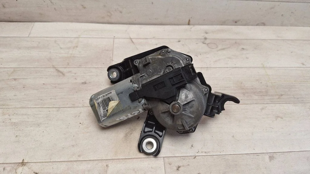 Rear window wiper motor – Opel Insignia A (2008-2017)