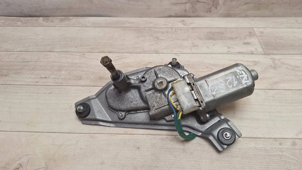 Aizmugurējā stikla tīrītāja motoriņš 2596000421
