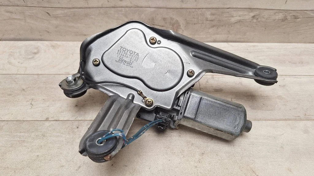 Aizmugurējā stikla tīrītāja motoriņš 8513005100