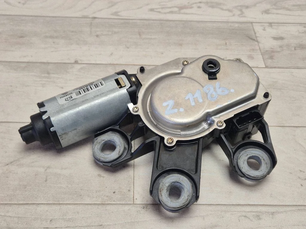 Rear window wiper motor – Volkswagen Touareg I (2002-2010)