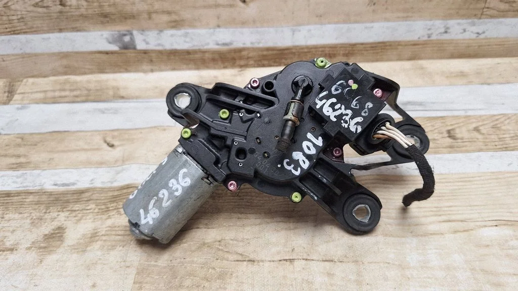 Aizmugurējā stikla tīrītāja motoriņš 1K6955711B