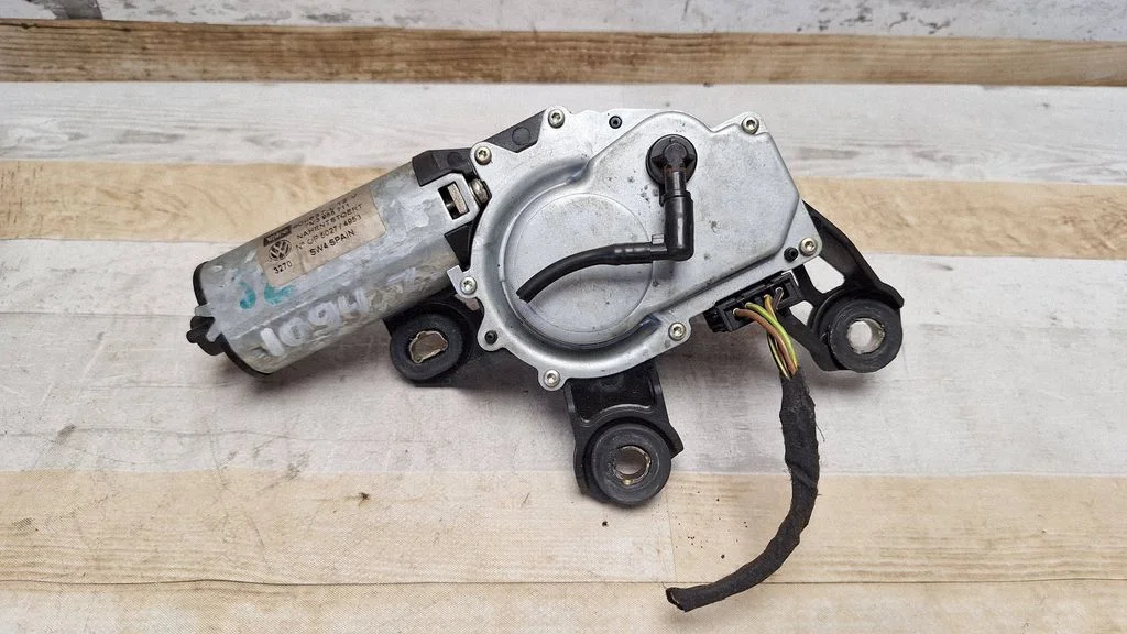 Rear window wiper motor 7M3955711