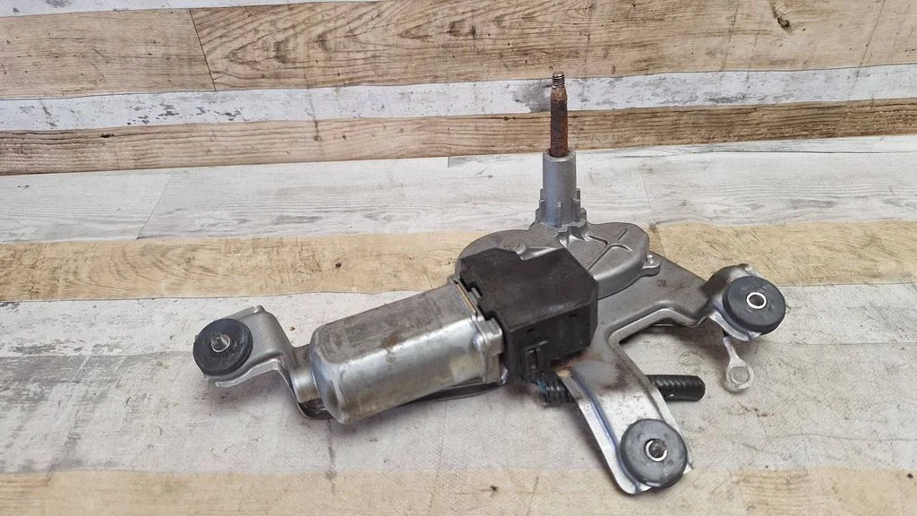 Rear window wiper motor – Toyota Corolla Verso AR10 (2004-2009)