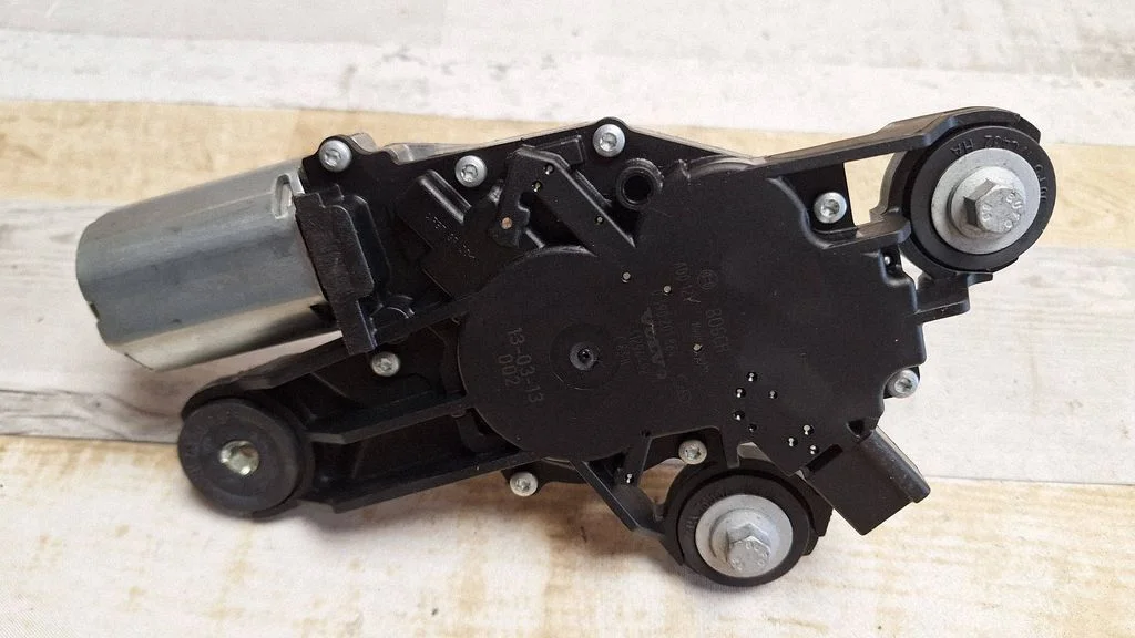 Rear window wiper motor 0390201884