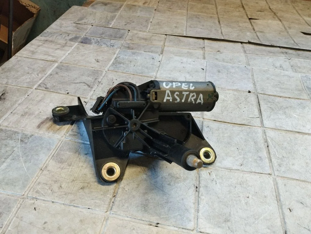 Rear window wiper motor – Opel Astra G (1998-2009)