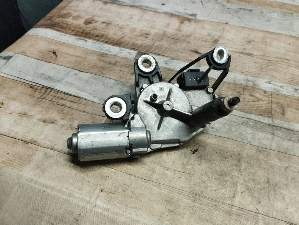 Rear window wiper motor – Volkswagen Touran I (2003-2010)