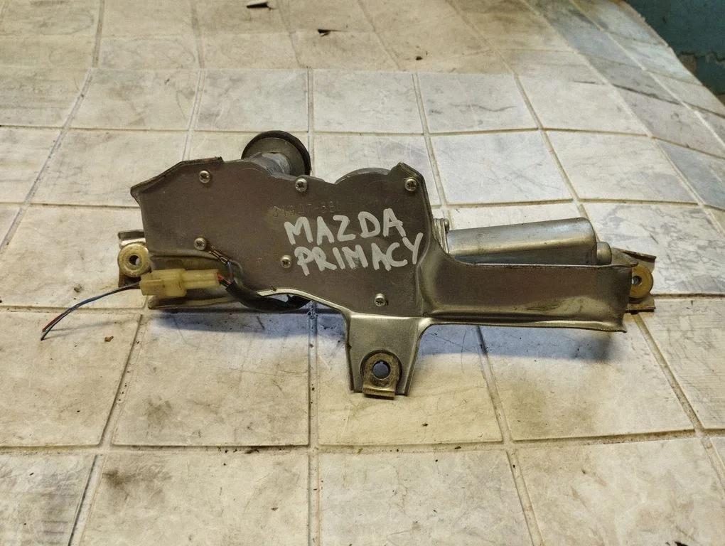Aizmugurējā stikla tīrītāja motoriņš 34947581