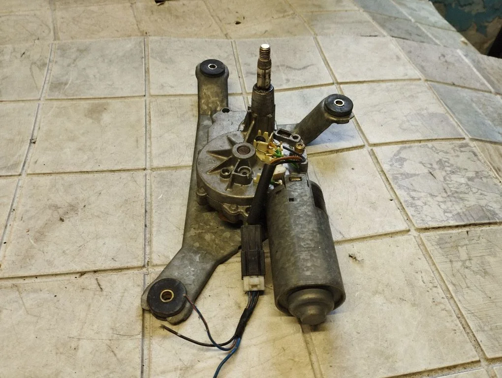 Rear window wiper motor 0390201528