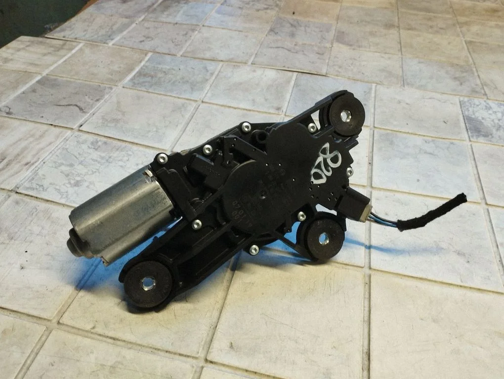 Rear window wiper motor 0390201823