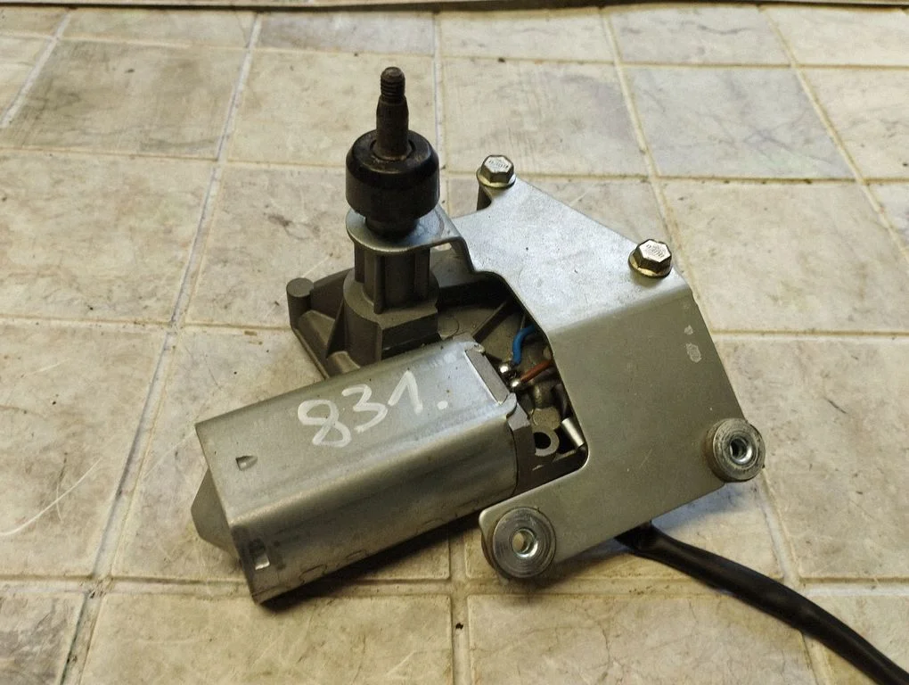 Rear window wiper motor 90457807