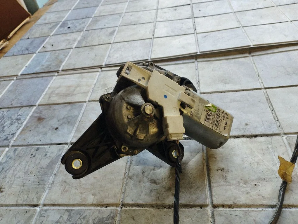 Rear window wiper motor – Renault Megane II (2006-2008)