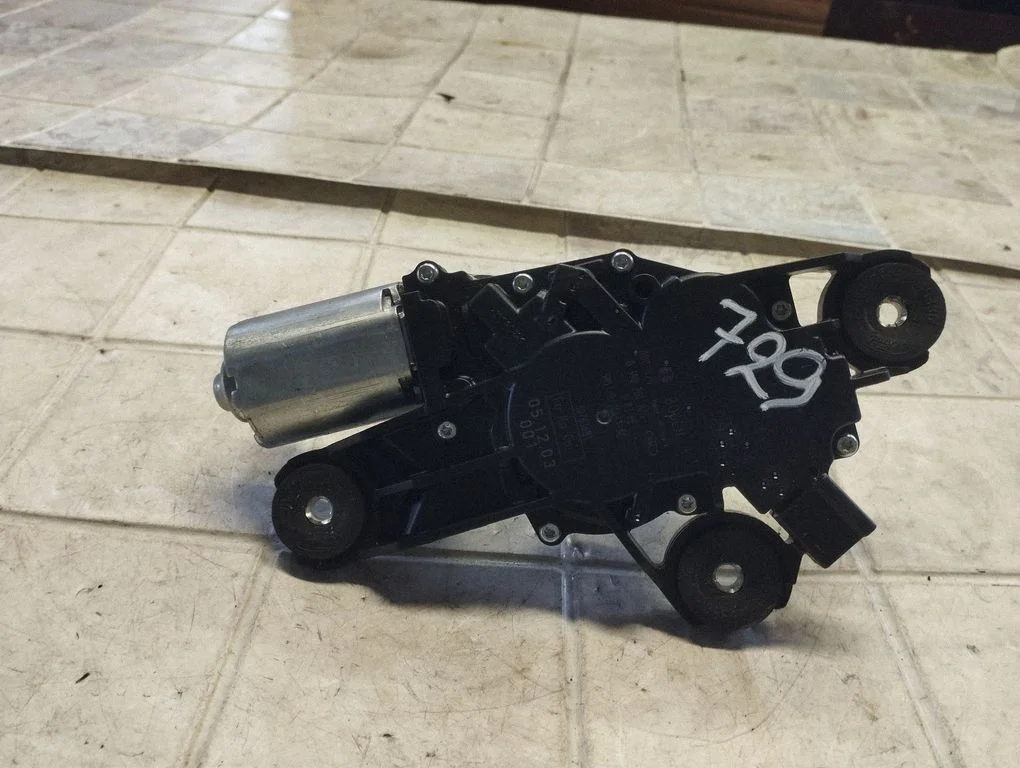 Rear window wiper motor 0390201823