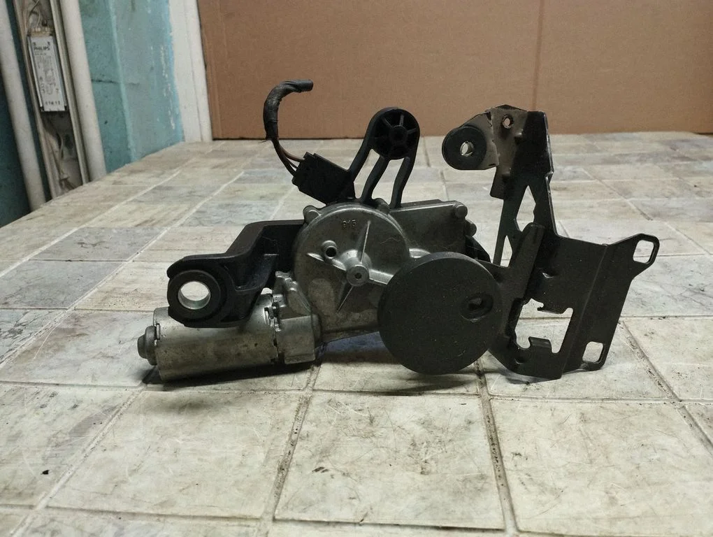 Rear window wiper motor 1397220497