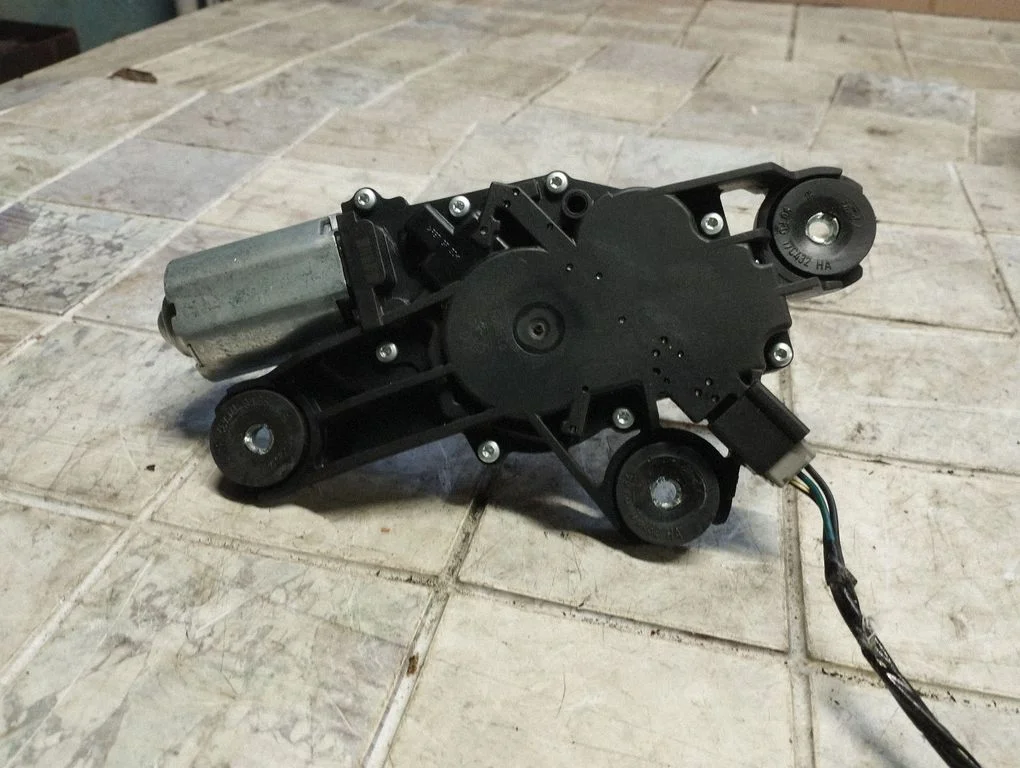 Rear window wiper motor 0390201205