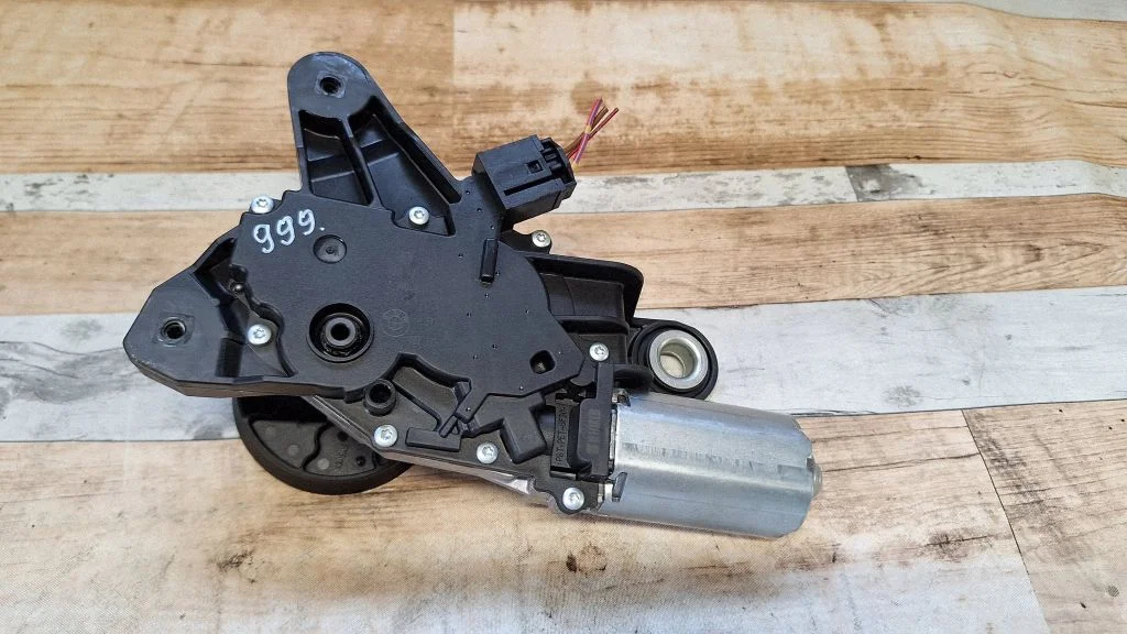 Rear window wiper motor – BMW 5 Series F10 F11 (2009-2016)