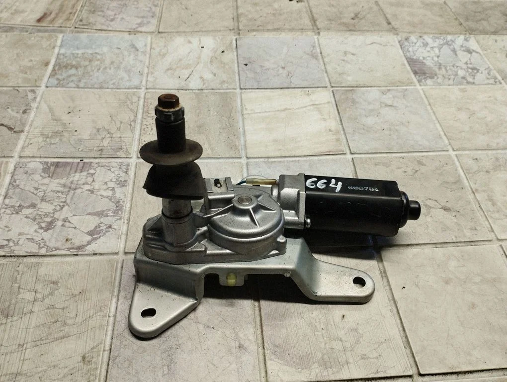 Aizmugurējā stikla tīrītāja motoriņš 660704