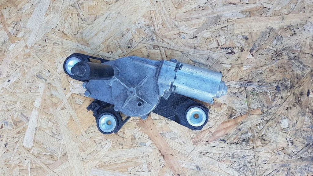Aizmugurējā stikla tīrītāja motoriņš 0390201823
