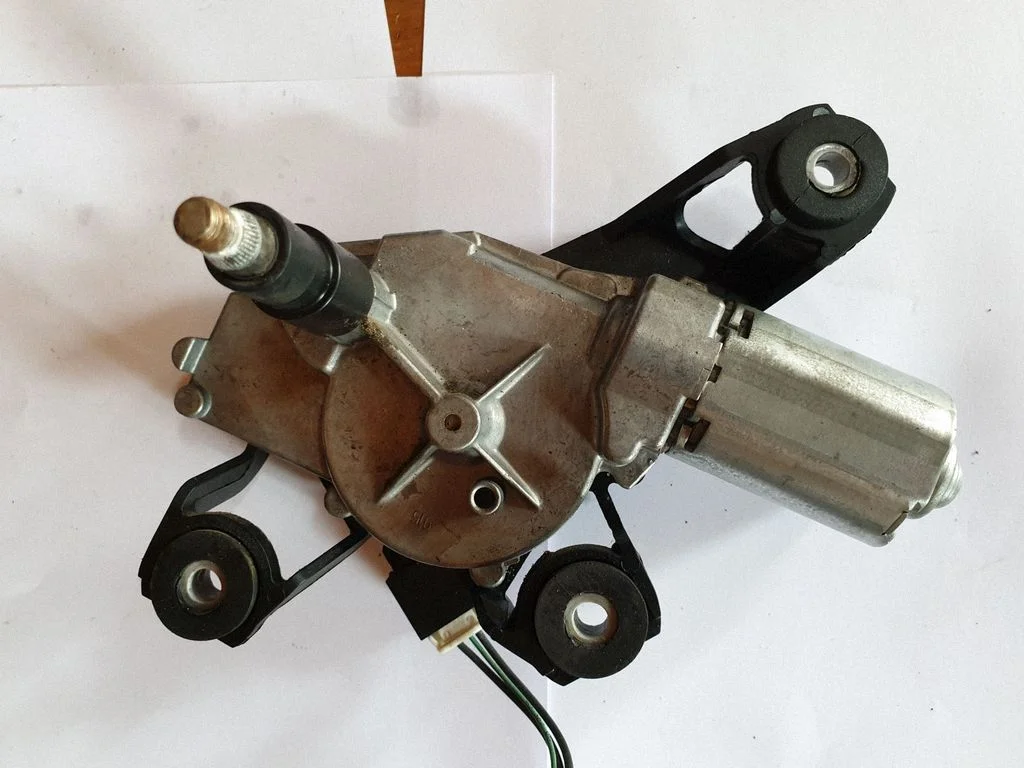 Rear window wiper motor – Renault Megane II (2002-2005)