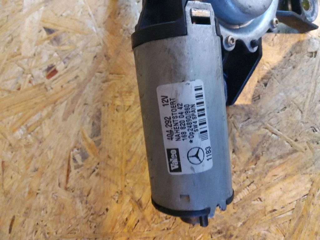 Rear window wiper motor – Mercedes-Benz C-Class AMG W202 (1993-2000)