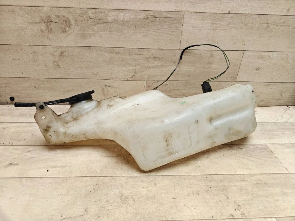 Zbiorniczek spryskiwacza 289103959R – Dacia Lodgy (2012-)