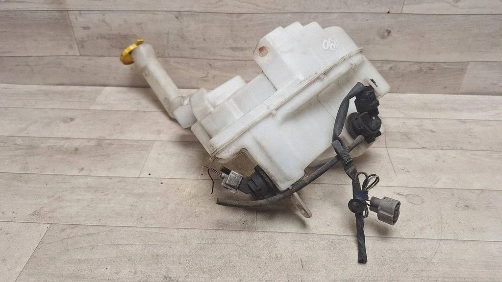 Windshield washer fluid reservoir/tank 860142721