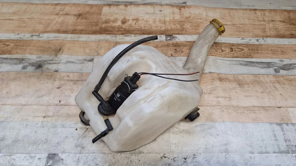 Windshield washer fluid reservoir/tank 93323649