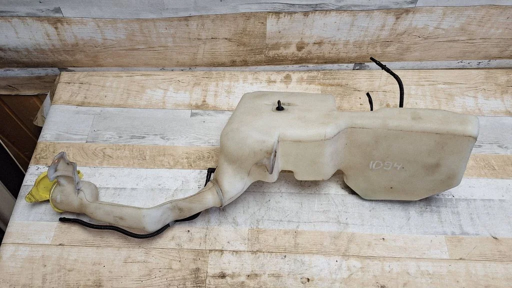 Windshield washer fluid reservoir/tank 7M3955453