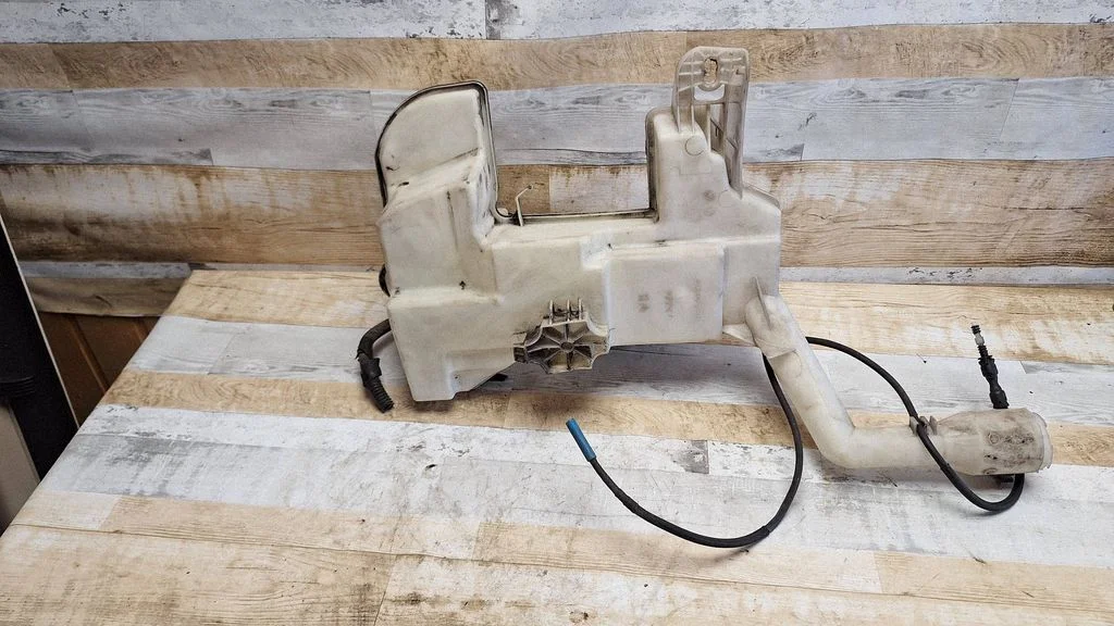 Windshield washer fluid reservoir/tank 9683488180