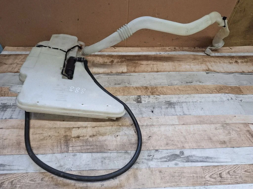 Windshield washer fluid reservoir/tank 13264011