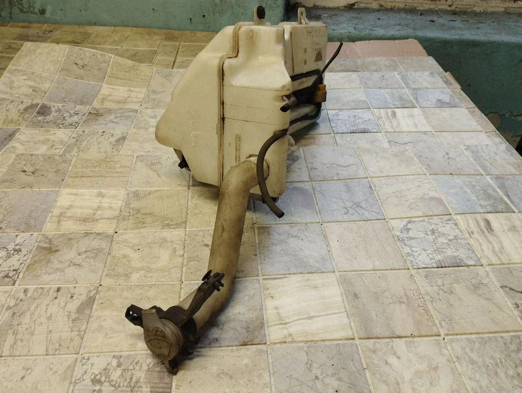 Klaasipesuvedeliku paak MN105383