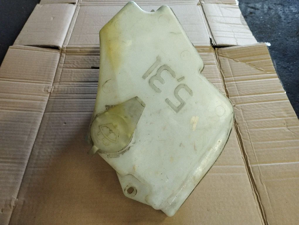 Windshield washer fluid reservoir/tank 616783628089