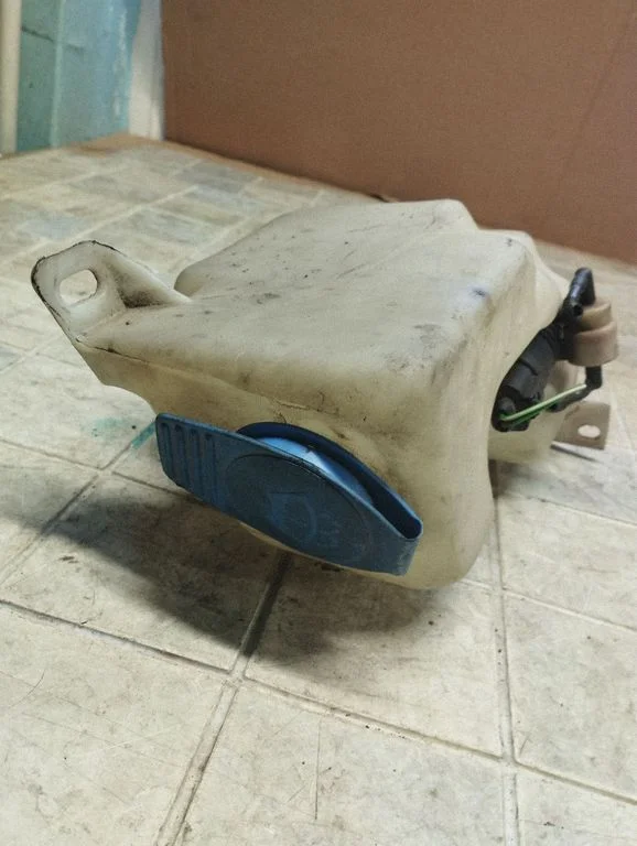Windshield washer fluid reservoir/tank 1J0955453B