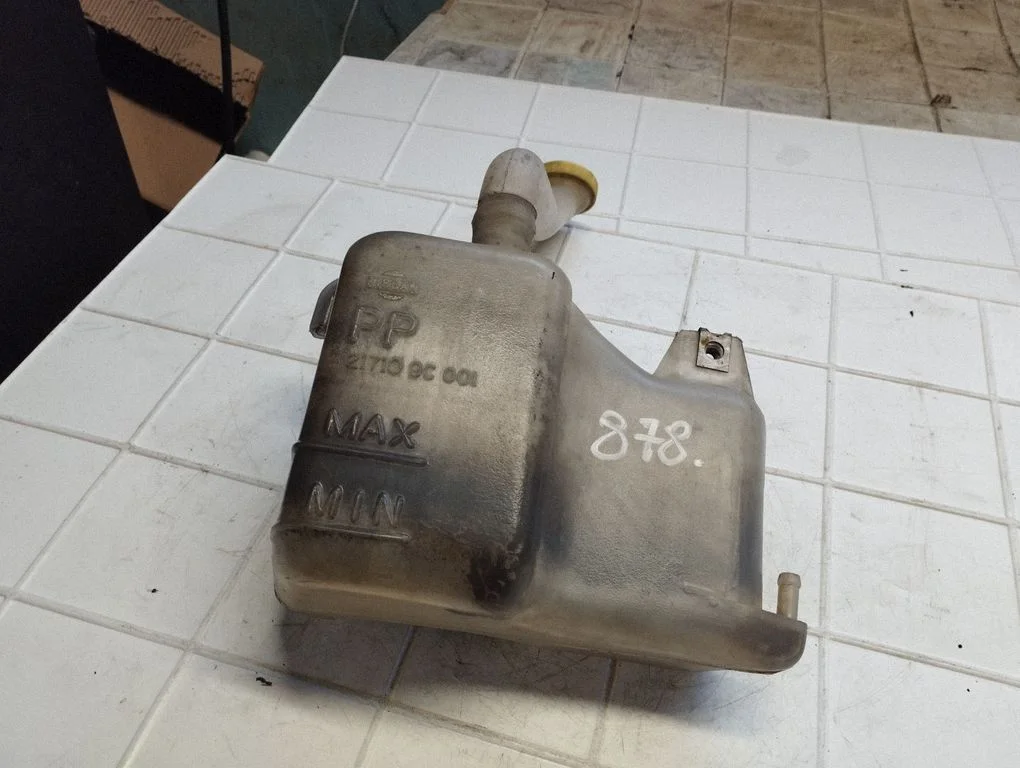 Windshield washer fluid reservoir/tank 217109C001